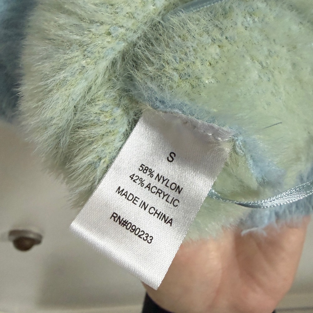 Kendall & Kylie Blue Fuzzy Floral Knit Crop‎ Top Camisole Small Baby Blue Floral - Picture 5 of 5